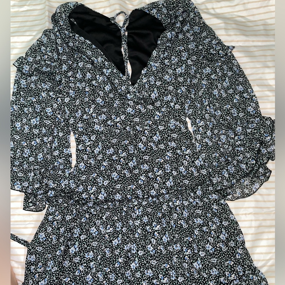 V neck lace half sleeve floral blue and black summer/spring dress.